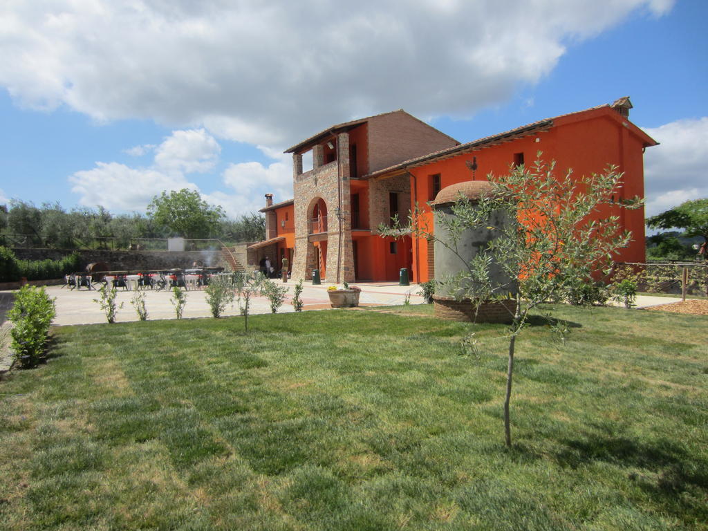 Agriturismo Borgo Stella Монтеспертоли Экстерьер фото
