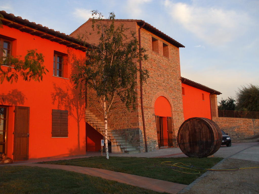 Agriturismo Borgo Stella Монтеспертоли Экстерьер фото