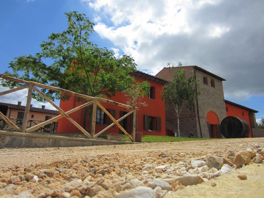 Agriturismo Borgo Stella Монтеспертоли Экстерьер фото